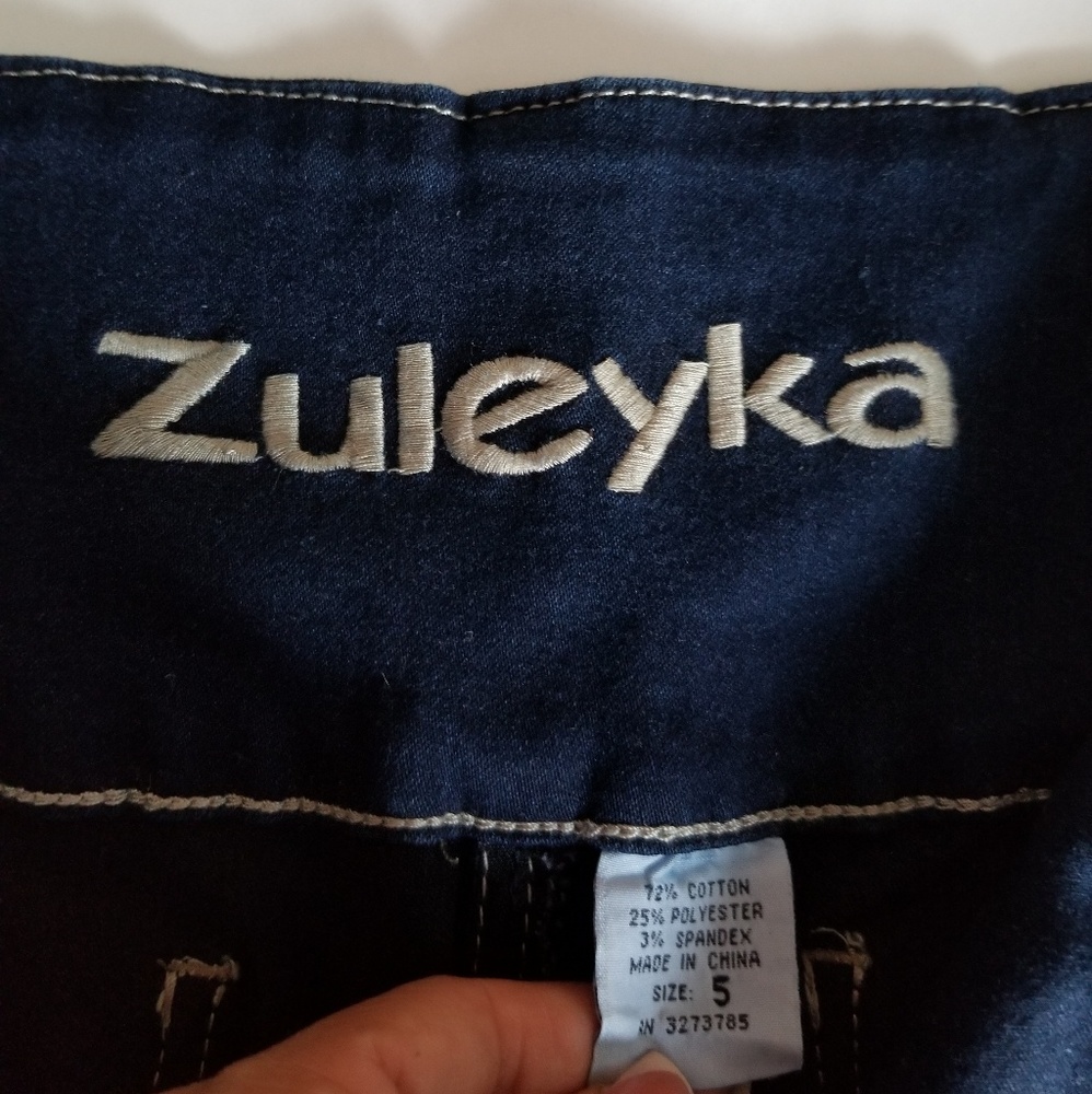 Jeans - Picture 2 of 8